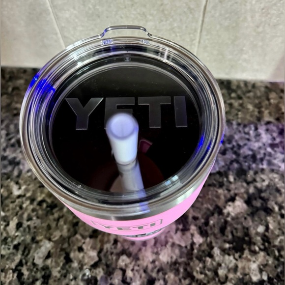 YETI POWER PINK 26 OZ RAMBLER WITH STRAW LID Limited Edition - Picture 2 of 3